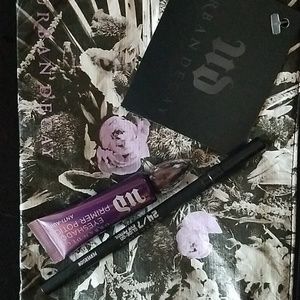 Urban Decay Eyeshadow Primer and Eye Pencil